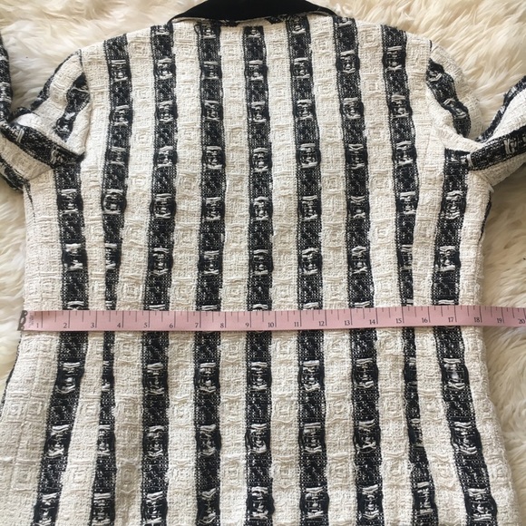 Chanel 04A black white lace lining jacket 40 - Picture 9 of 12